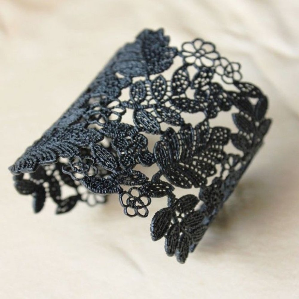 Stella&Dot Chantilly Cuff